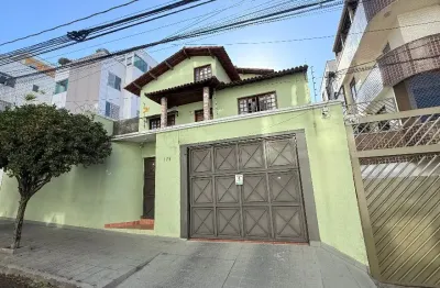 Casa charmosa duplex 420m2 de lote no bairro palmares