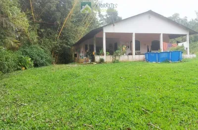 Vendo chácara no sambaqui com 1750 metros  casa de alvenaria  com 144 metros