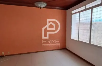 Sobrado no centro de tremembé ao lado da praça central geraldo costa excelente para uso comercial