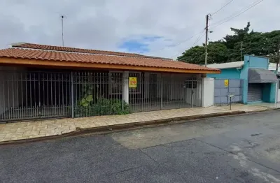 Espaçosa residência na independência, taubaté, com 4 dormitórios, 1 suíte, área comercial anexa com vaga para 12 carros