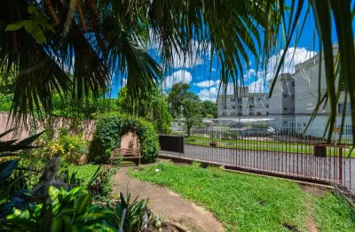 Casa terrea com amplo quintal em rua tranquila prox centro de santa felicidade (793 m2 zr2)