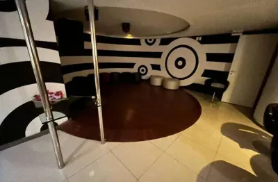 3 quartos sendo 2 suítes no edf varandas alto do itaigara