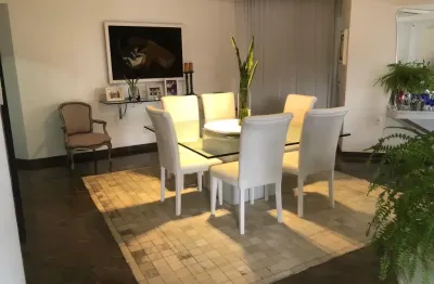 4  quartos sendo 3 suítes no edf villa serena no jardim apipema