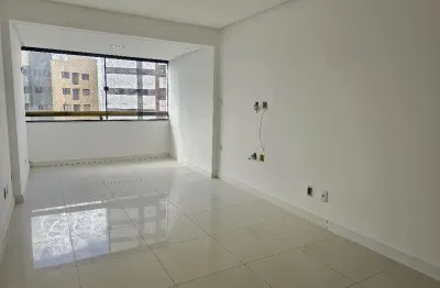 3 quartos no edf mirante real no caminho das árvores