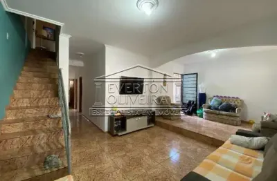 Casa com 3 quartos à venda no loteamento villa branca, jacareí  por r$ 639.000