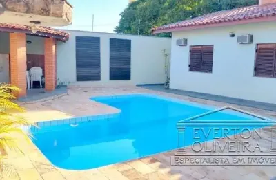 Casa com 3 quartos à venda no jardim siesta, jacareí  por r$ 1.200.000