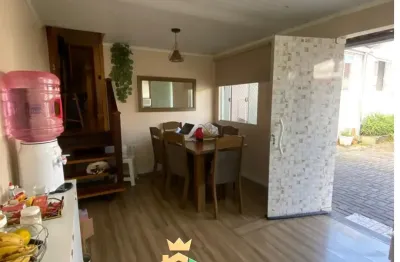 Casa à venda na região nobre do pinheirinho! 6 quartos r$ 950.000,00