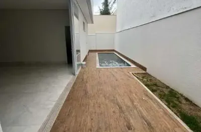Belíssima casa em condomínio no bairro nova uberlândia