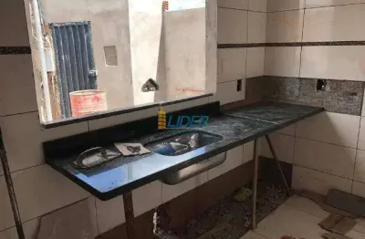 Casa à venda, 3 quartos, 1 suíte, 2 vagas, Shopping Park - Uberlândia/MG