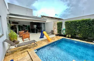 Casa à venda, 3 quartos, 3 suítes, 3 vagas, santa mônica - uberlândia/mg