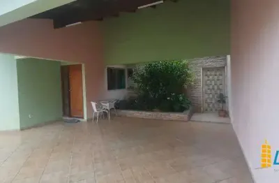 Casa à venda, 3 quartos, 1 suíte, 3 vagas, osvaldo rezende - uberlândia/mg