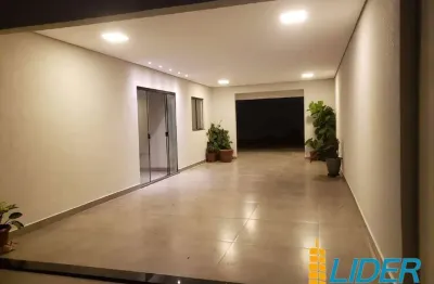 Casa nova, bairro viviane, setor sul, o setor que mais cresce em uberlândia são 3 quartos sendo 1 suíte