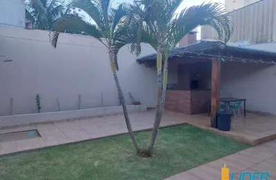 Casa à venda, 3 quartos, 1 suíte, 4 vagas, segismundo pereira - uberlândia/mg