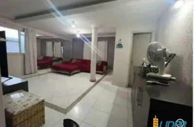 Casa à venda, 4 quartos, 1 suíte, 2 vagas, martins - uberlândia/mg