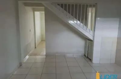 Casa à venda, 2 quartos, 1 vaga, daniel fonseca - uberlândia/mg