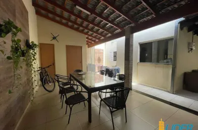 Casa com 3 quartos à venda na Rua Sorrento, Jardim Europa, Uberlândia