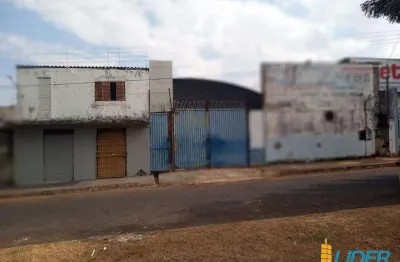 Galpão/ barracão / depósito comercial em excelente localização no custódio pereira