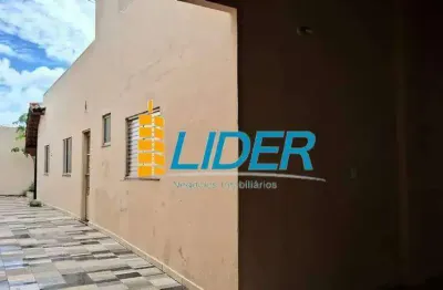 Casa à venda, 3 quartos, 1 suíte, 3 vagas, luizote de freitas - uberlândia/mg