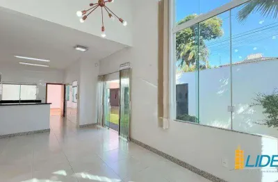 Excelente casa de esquina, com potencial residencial e comercial!