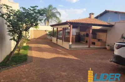 Casa à venda, 4 quartos, 1 suíte, 2 vagas, tibery - uberlândia/mg