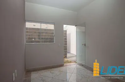 Casa à venda, 2 quartos, 1 suíte, 1 vaga, vida nova - uberlândia/mg