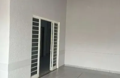 Ampla casa térrea com 190m2 de construção em terreno de 250m2 á venda em ótima localização no bairro roosevelt