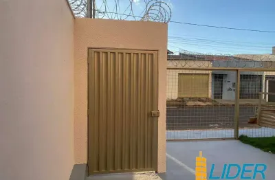 Casa à venda, 3 quartos, 1 suíte, 1 vaga, vida nova - uberlândia/mg