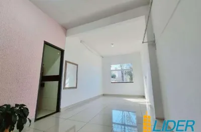 Sala comercial para alugar na Rua das Papoulas, Cidade Jardim, Uberlândia