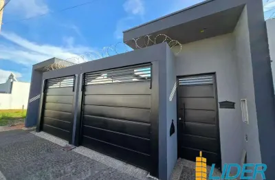 Casa à venda, 3 quartos, 1 suíte, 2 vagas, laranjeiras - uberlândia/mg