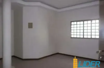 Casa à venda, 4 quartos, 1 suíte, 4 vagas, bom jesus - uberlândia/mg