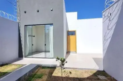 Linda casa térrea com 170m2 de construção em terreno de 250m2 em alto padrão de acabamento à venda no bosque dos buritis