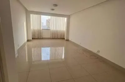 Apartamento com 3 quartos para alugar na Rua Benjamin Constant, Nossa Senhora Aparecida, Uberlândia
