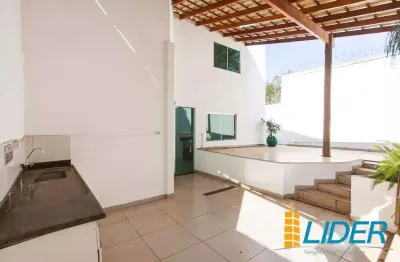 Casa à venda, 5 quartos, 2 suítes, 2 vagas, city uberlandia - uberlândia/mg