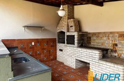 Casa à venda em cidade jardim, uberlândia - 170 m² úteis em 250 m² de terreno