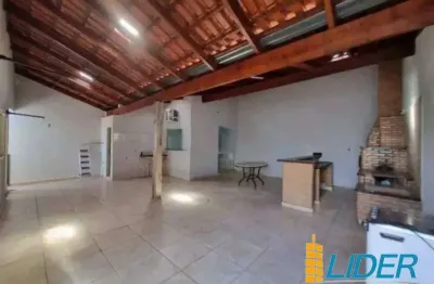 Casa à venda, 4 quartos, 1 suíte, 3 vagas, luizote de freitas - uberlândia/mg