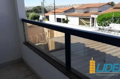 Casa sobrado à venda em uberlândia - 2 quartos, varanda gourmet, 185m²