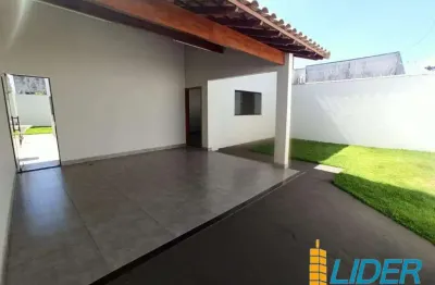 Casa com 3 quartos para alugar na Rua Augusto Machado, Luizote de Freitas, Uberlândia