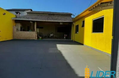 Casa com 4 quartos à venda na Avenida César Finotti, Jardim Finotti, Uberlândia