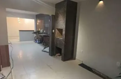 Ótima casa com 140m2 de construção, recém reformada à venda no condomínio terra nova 1, bairro aclimação