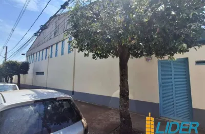 Excelente galpão/depósito/armazém, comercial, industrial com 8 salas e 2 depósitos.