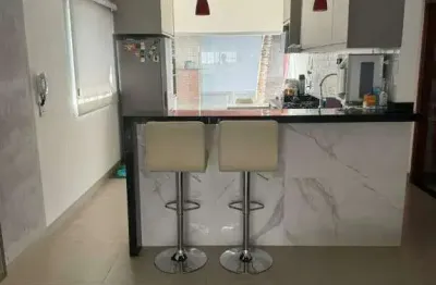 Bela casa térrea com 60,00m2 de construção e terreno de 250,00m2, toda montada de armários planejados à venda no bairro jardim holanda