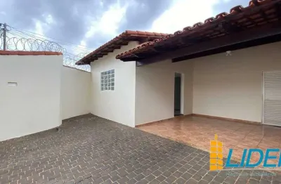 Casa com 3 quartos para alugar na Rua Francisco Antônio de Oliveira, Santa Mônica, Uberlândia