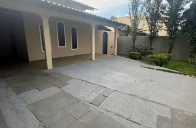 Casa com 3 quartos para alugar na Rua Maria Dirce Ribeiro, Santa Mônica, Uberlândia