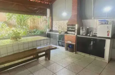 Casa com 3 quartos à venda na Rua José Honorato Mendes, Taiaman, Uberlândia