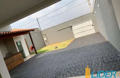 Casa com 3 quartos à venda na Rua Zania Maria da Silva Duarte, Loteamento São Bento, Uberlândia