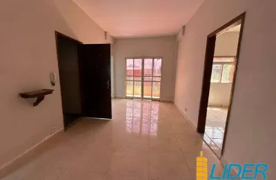 Apartamento com 3 quartos para alugar na Rua Ivaldo Alves Nascimento, Bom Jesus, Uberlândia