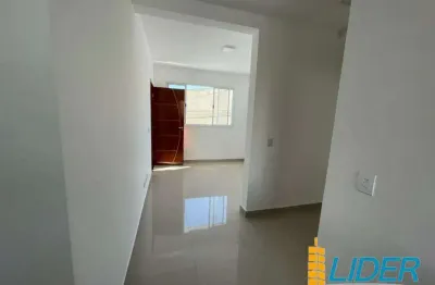 Apartamento com 2 quartos para alugar na Rua João Quirino da Silva, Santa Rosa, Uberlândia
