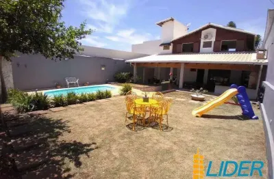 Casa à venda, 4 quartos, 2 suítes, 5 vagas, cidade jardim - uberlândia/mg