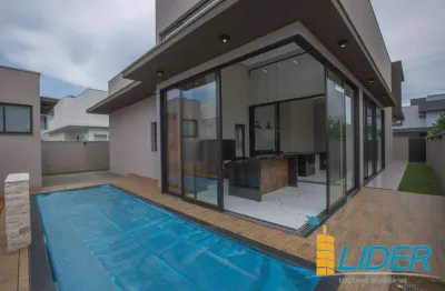 CASA EM CONDOMÍNIO à venda, 3 quartos, 3 suítes, 4 vagas, GRANJA MARILEUSA - Uberlândia/MG