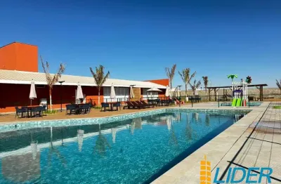 Terreno à venda na Avenida Canela Do Bosque, Novo Mundo, Uberlândia